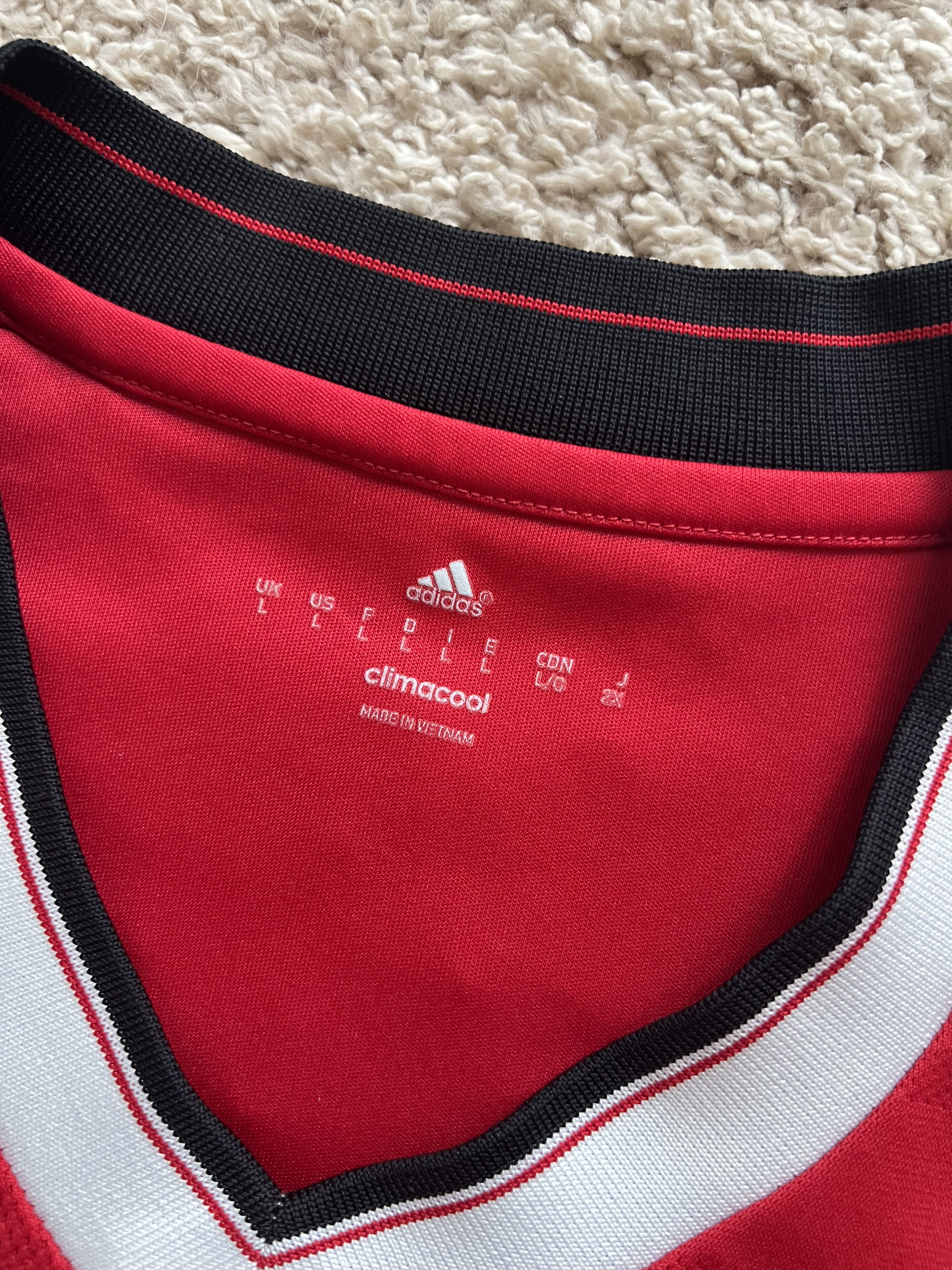 Authenticity evidence image of Manchester United 2015/16 Adidas Home Shirt (Chevrolet) - Men's Large