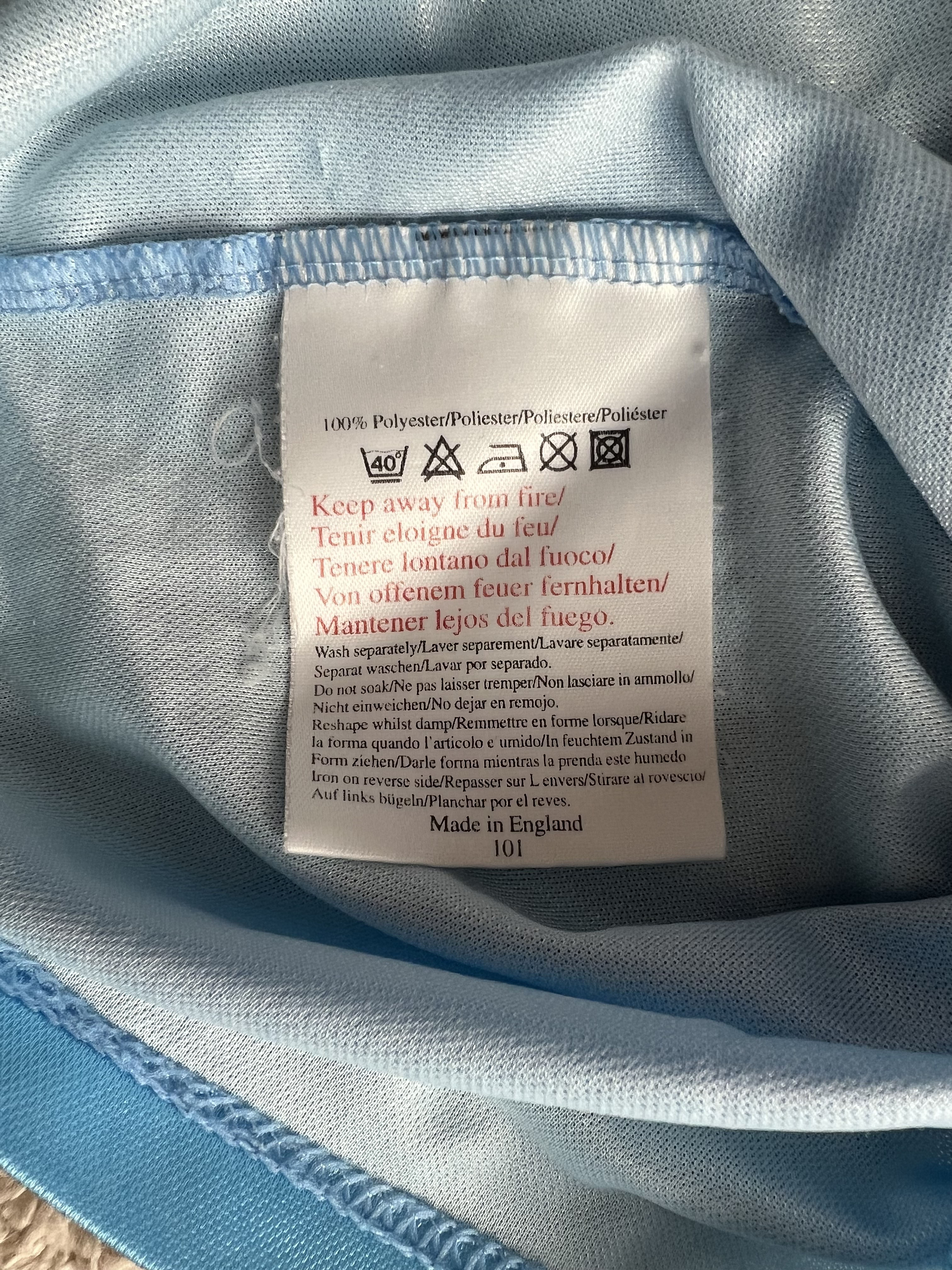 Authenticity evidence image of Aston Villa 2001/02 Diadora GK 2 Goalkeeper Shirt (NTL) - Youth