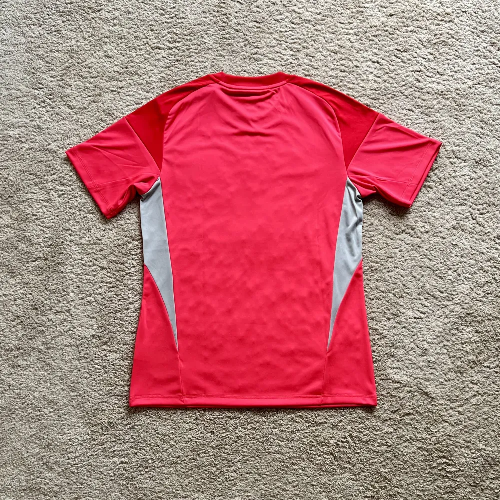 Rear view of Aston Villa 2025/26 Adidas GK 3 Goalkeeper Shirt (Kaizen Foundation) - Men's Medium