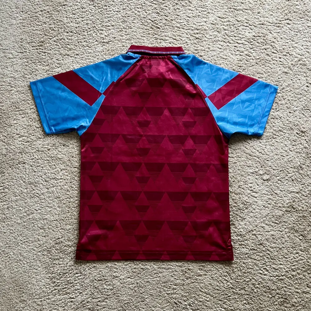 Rear view of Aston Villa 1990-92 Score Draw Home Shirt (Mita Copiers) - Men's Medium