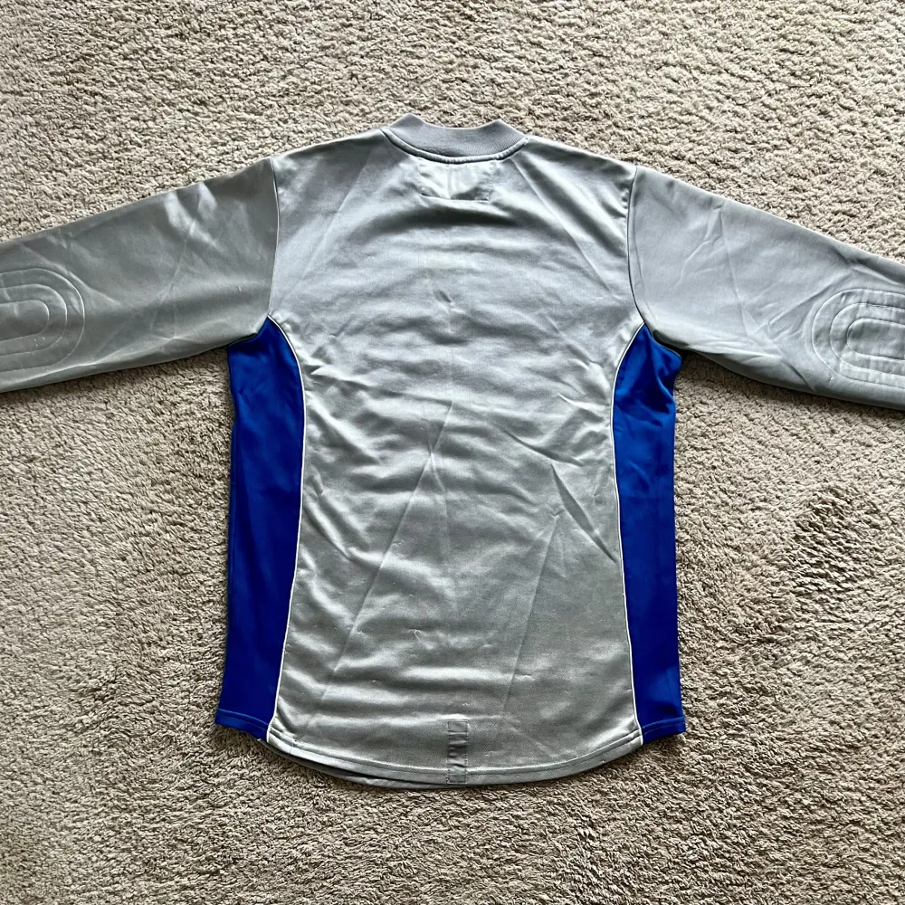 Rear view of Aston Villa 2000/01 Diadora GK 2 Goalkeeper Shirt (NTL) - Men's XS