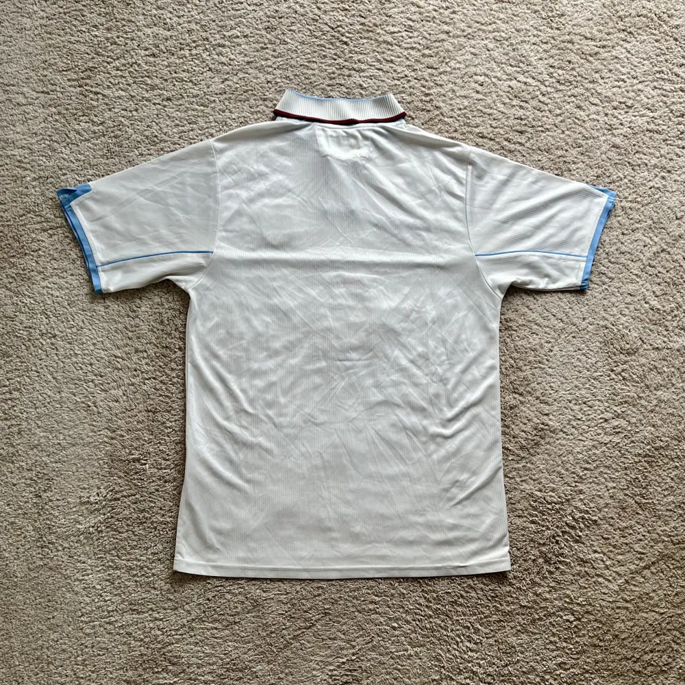Rear view of Aston Villa 2002/03 Diadora Away Shirt (MG) - Men's Small