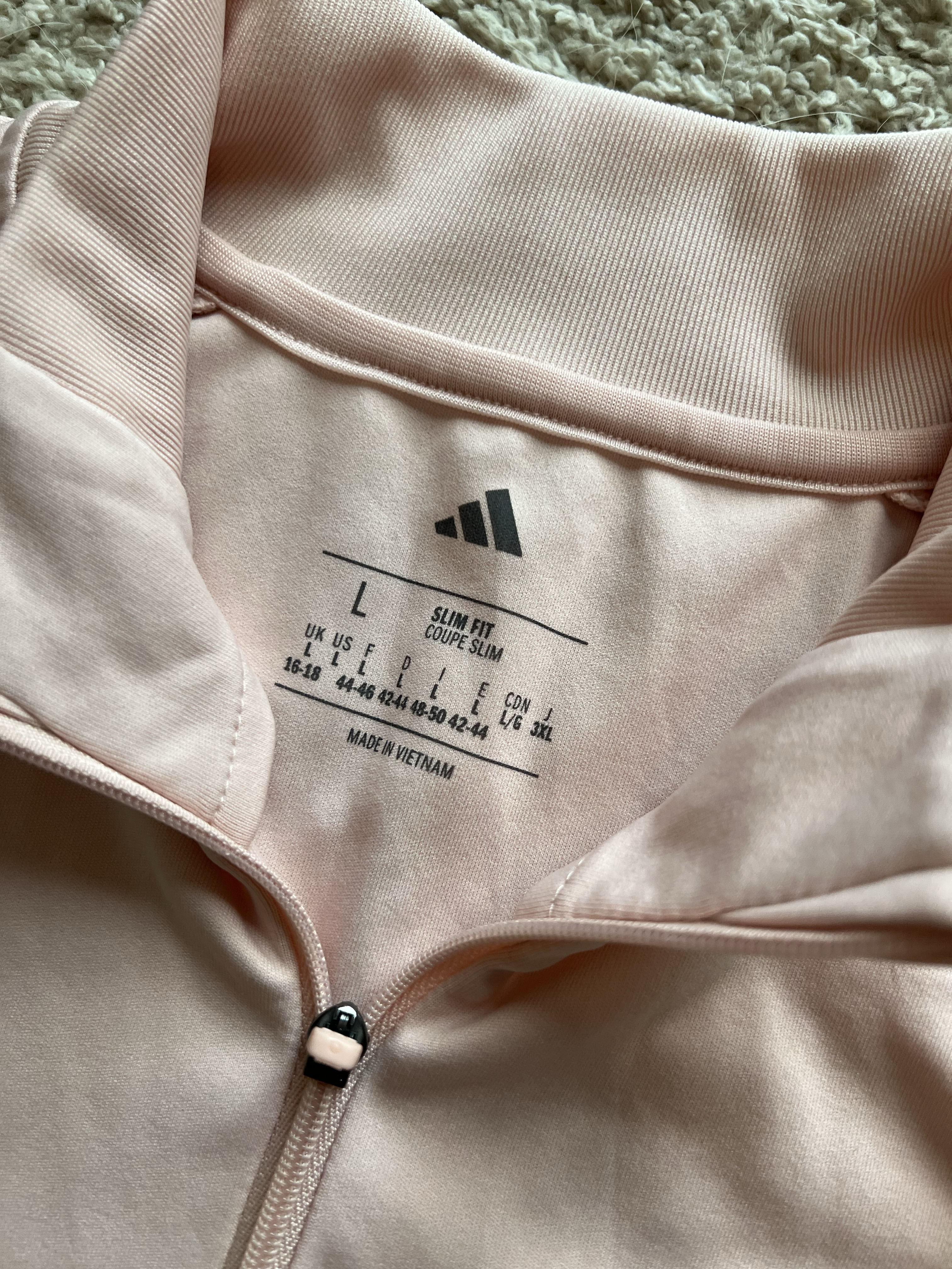 Neck label