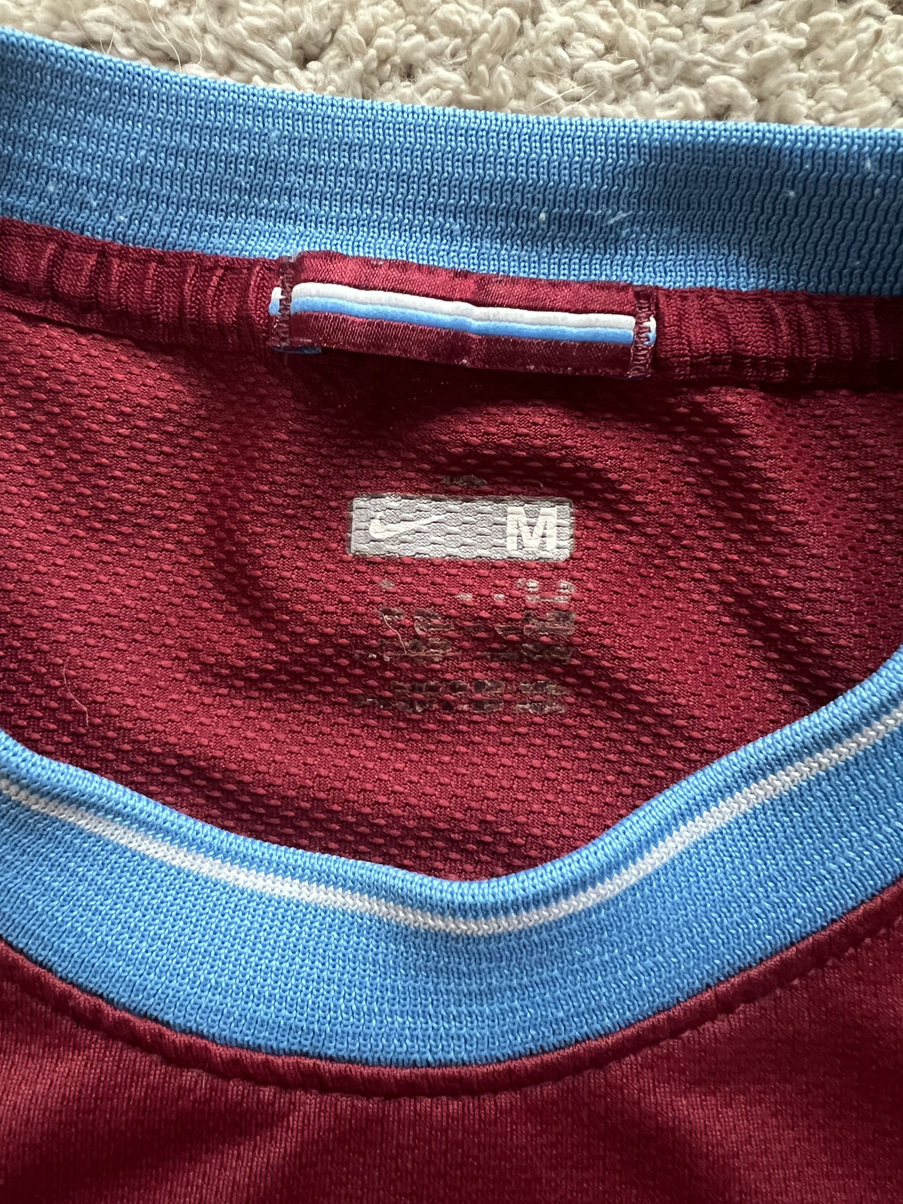 Authenticity evidence image of Aston Villa 2009/10 Nike Home Shirt (Acorns) - Men's Medium