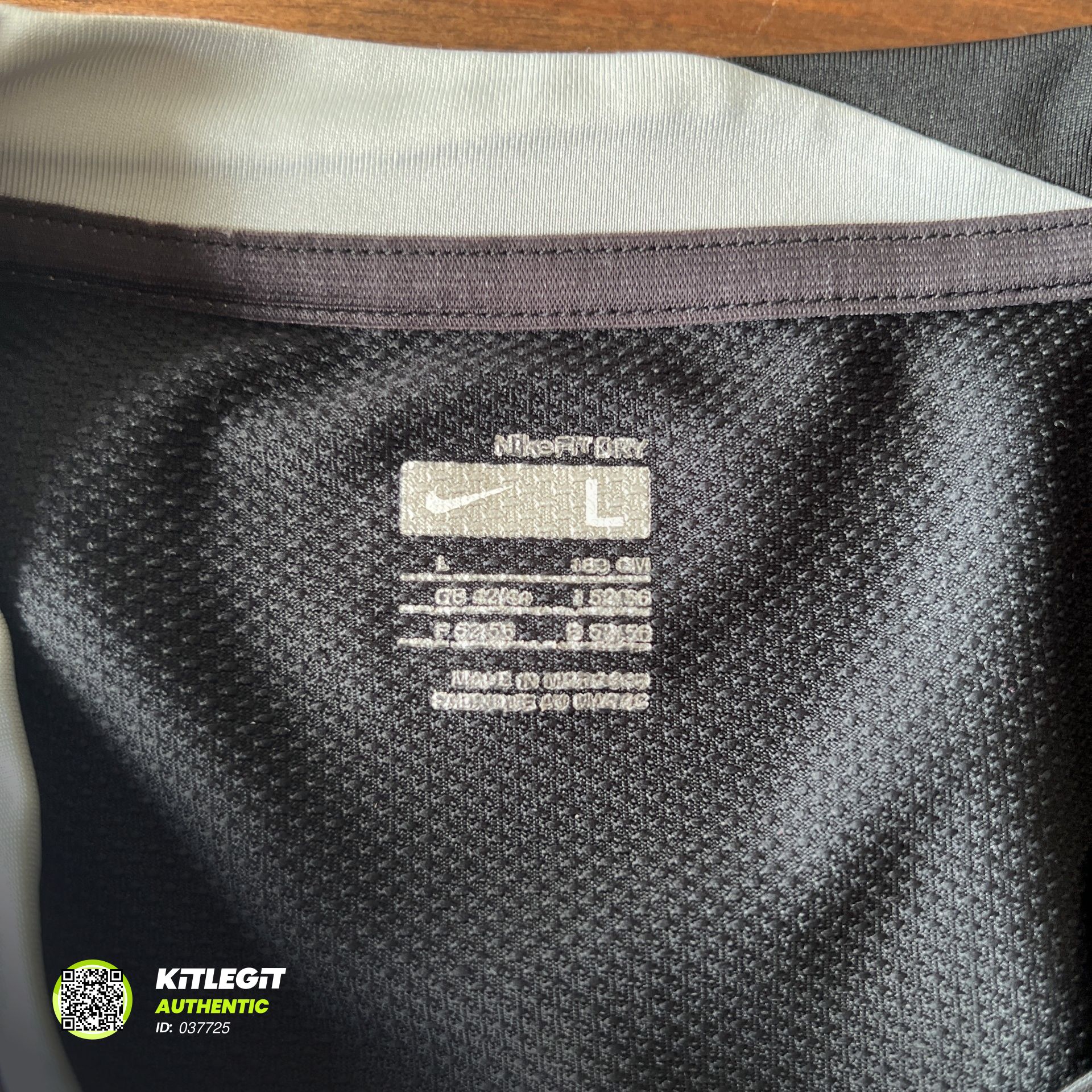 Authenticity evidence image of Aston Villa 2008/09 Nike GK 3 Goalkeeper Shirt (Acorns) - Men's Large