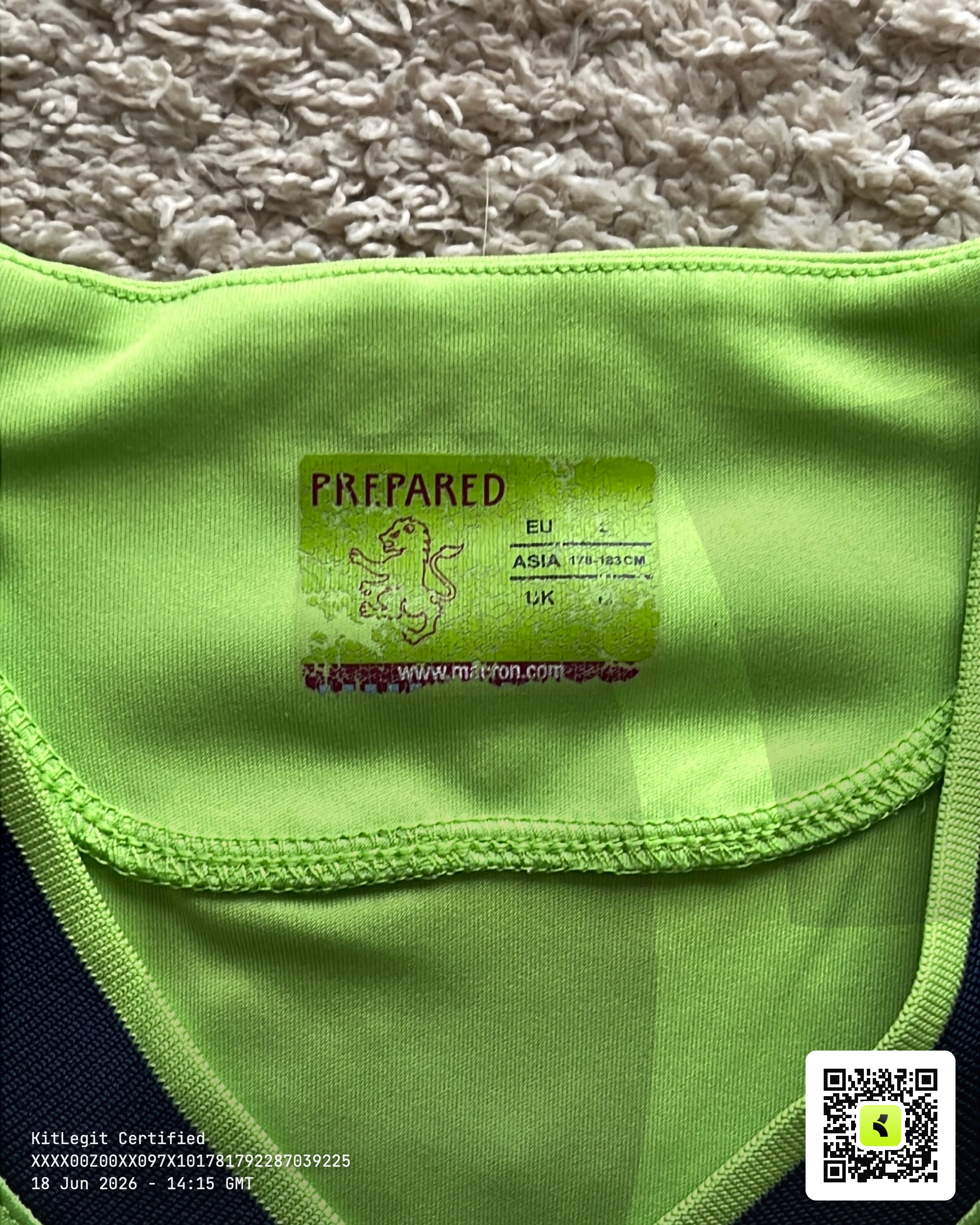 Neck label