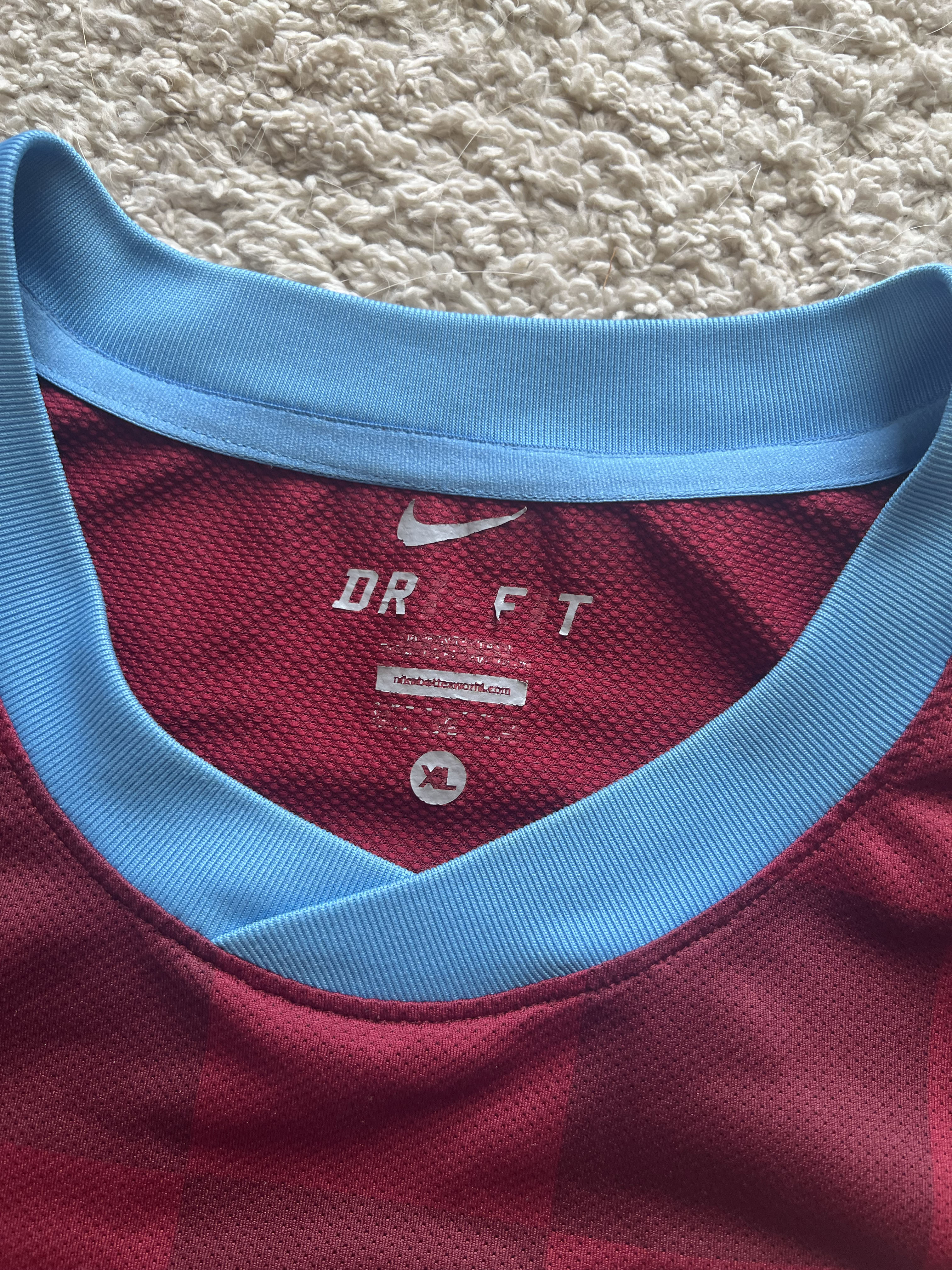 Authenticity evidence image of Aston Villa 2011/12 Nike Home Shirt (Genting Casinos) - Men's XL