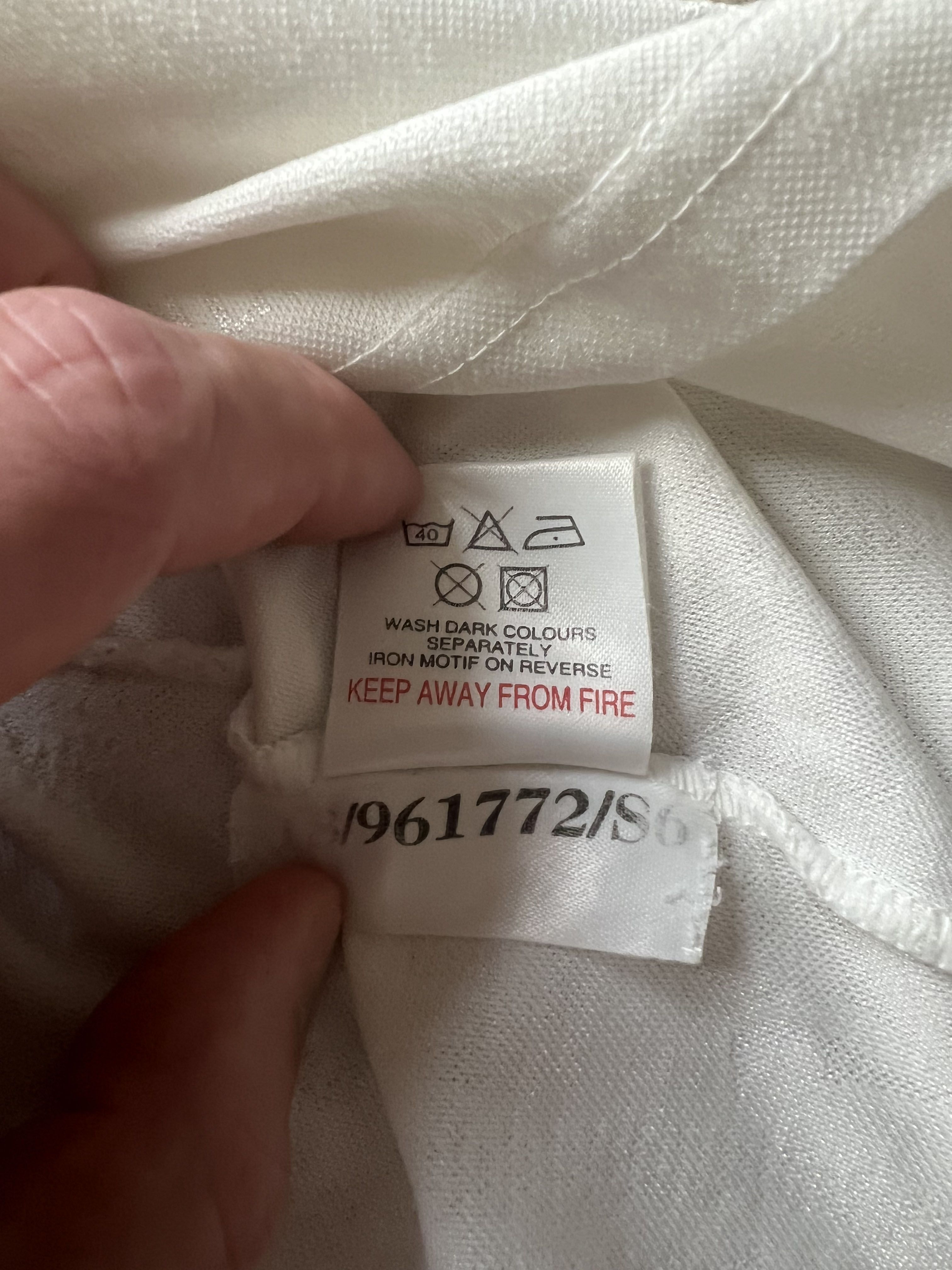 Authenticity evidence image of Aston Villa 1996-98 Reebok Away / 3rd Shirt (AST Computers) - Men's Medium