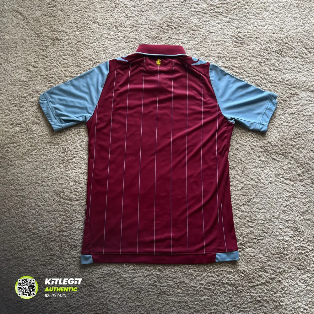 Rear view of Aston Villa 2014/15 Macron Home Shirt (Dafabet) - Men's Medium