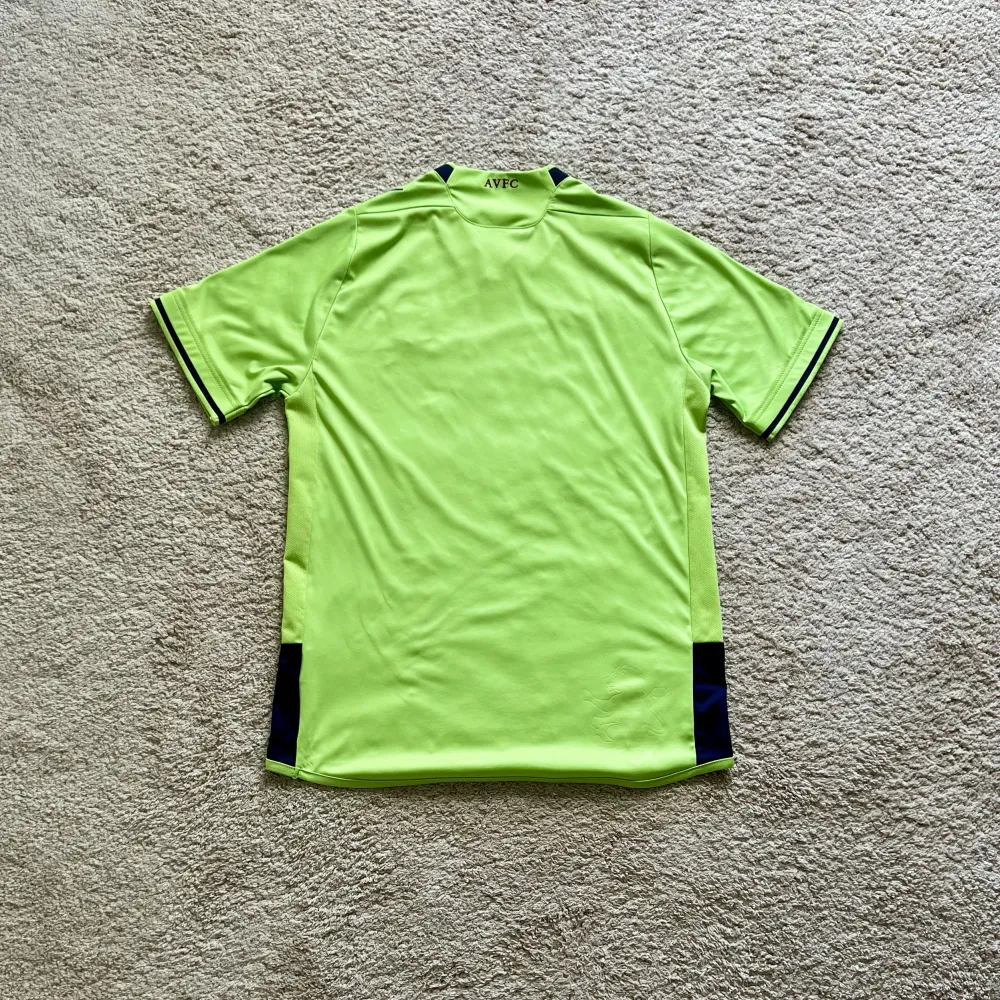 Rear view of Aston Villa 2013/14 Macron 3rd Shirt (Dafabet) - Junior XL
