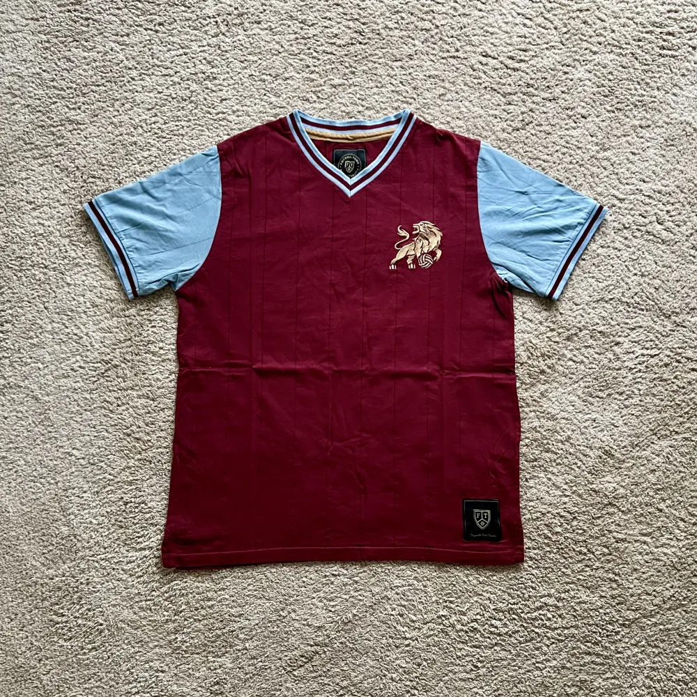 Front view of Aston Villa 1956/57 Football Town Home Shirt - Men's Large