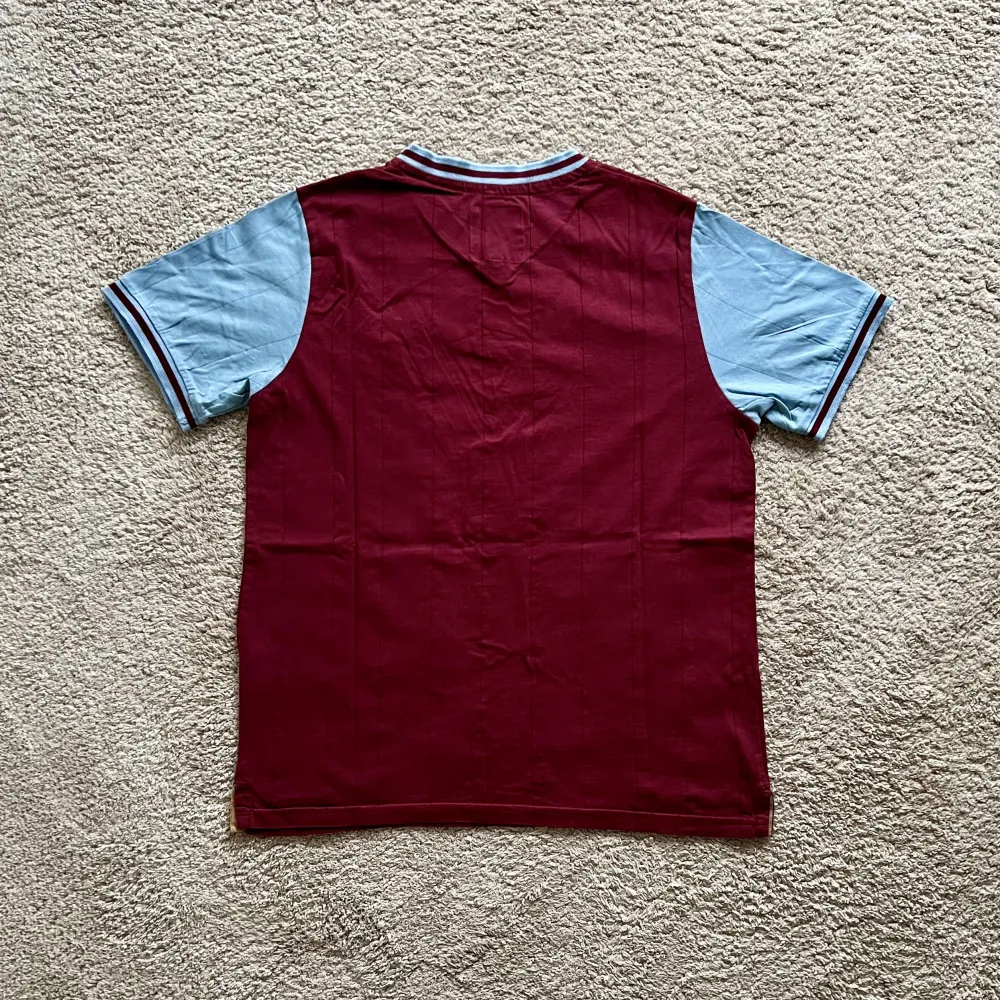 Rear view of Aston Villa 1956/57 Football Town Home Shirt - Men's Large
