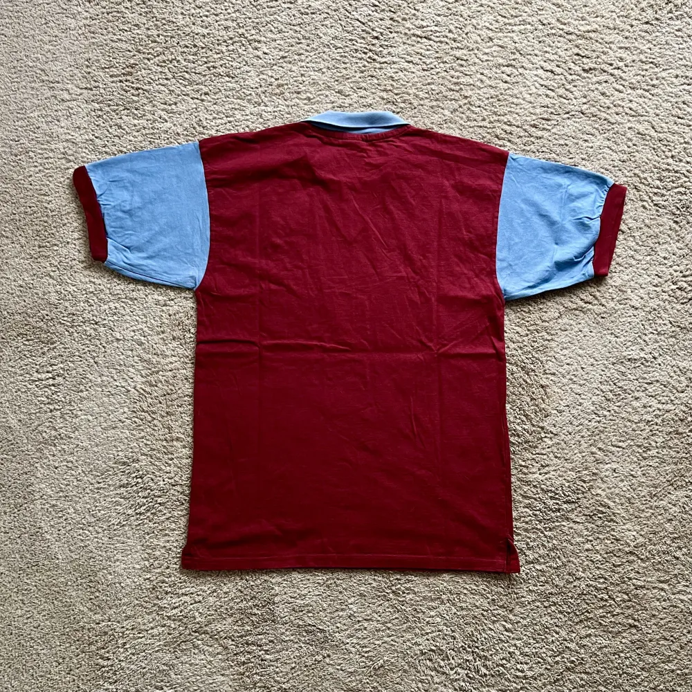 Rear view of Aston Villa 1970-73 Score Draw Home Shirt - Men's Medium
