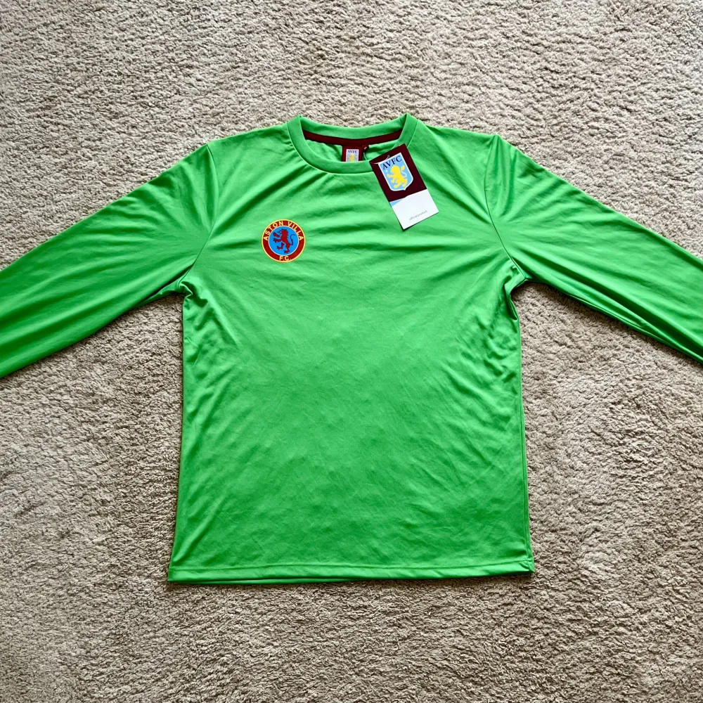 Front view of Aston Villa 1976/77 Home Goalkeeper Shirt - Men's Medium