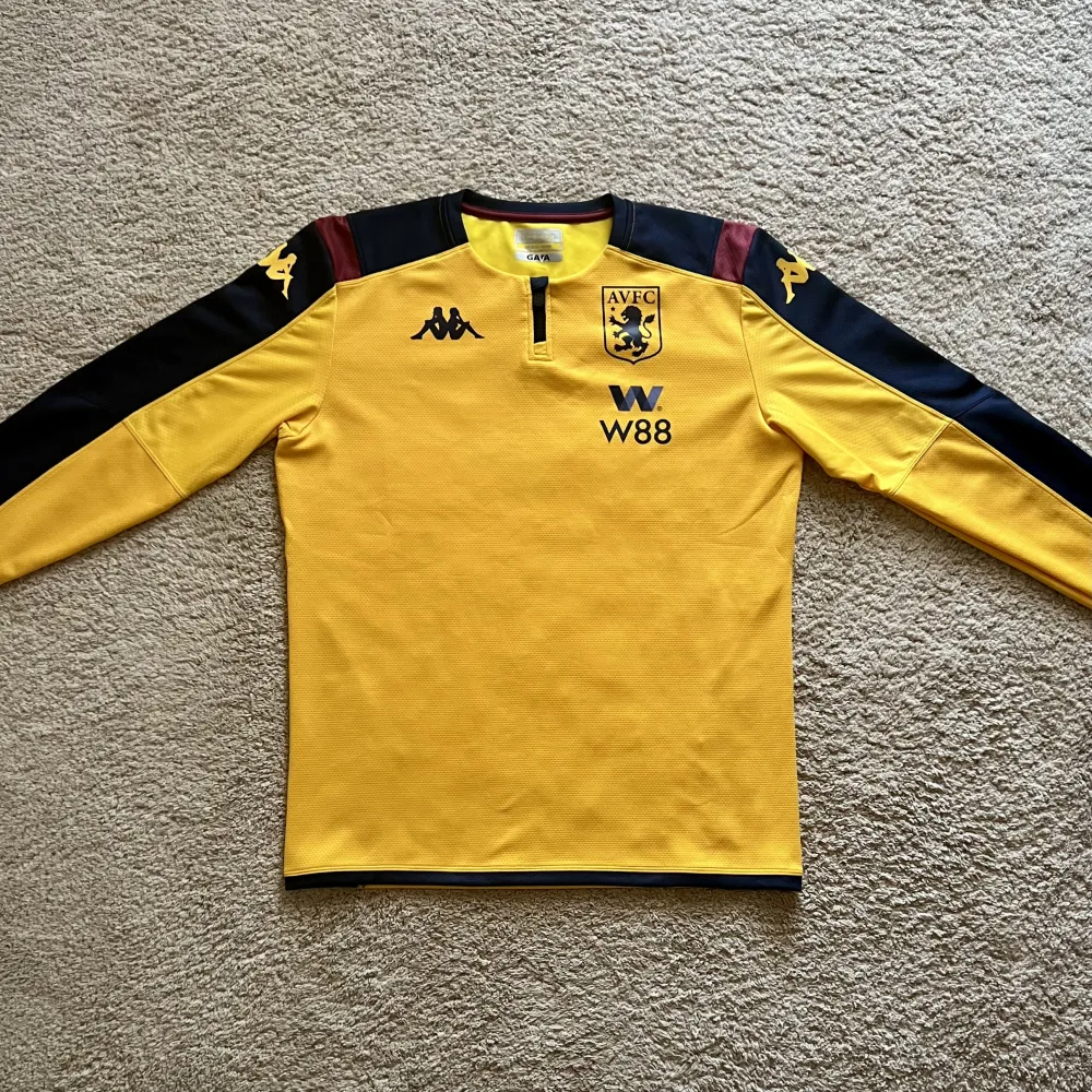 Front view of Aston Villa 2019/20 Kappa 2 Track Shirt (W88) - Men's Medium