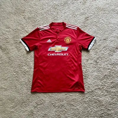 Front view of Manchester United 2017/18 Adidas Home Shirt (Chevrolet) - Men's Medium